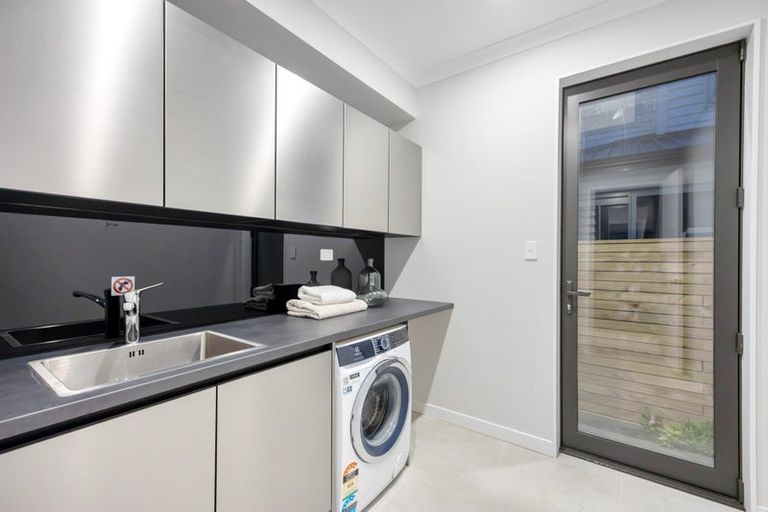 Photo of property in 10 Kina Place, Long Bay, Auckland, 0630