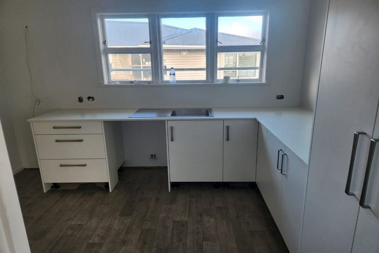 Photo of property in 13 Adventure Street, Marfell, New Plymouth, 4310