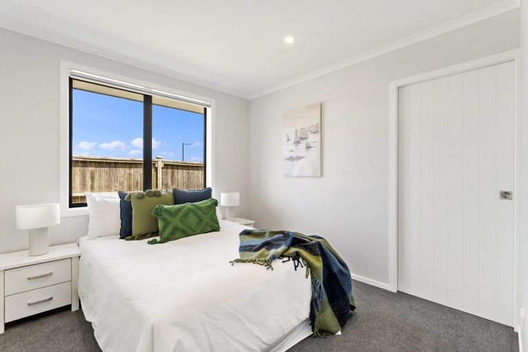 Photo of property in 28 Saint Michael Crescent, One Tree Point, 0118