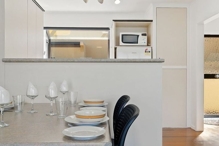 Photo of property in 22 Maunganui Road, Mount Maunganui, 3116