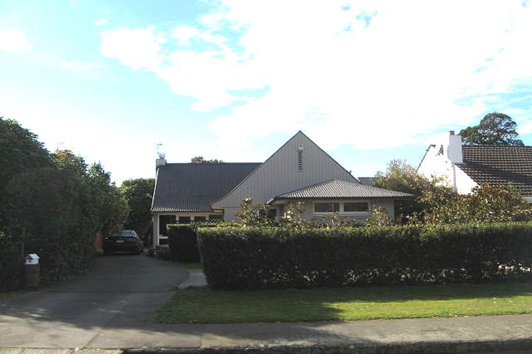 Photo of property in 10 Bryndwr Road, Fendalton, Christchurch, 8052