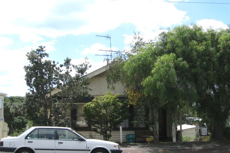 Photo of property in 94 Calliope Road, Stanley Point, Auckland, 0624