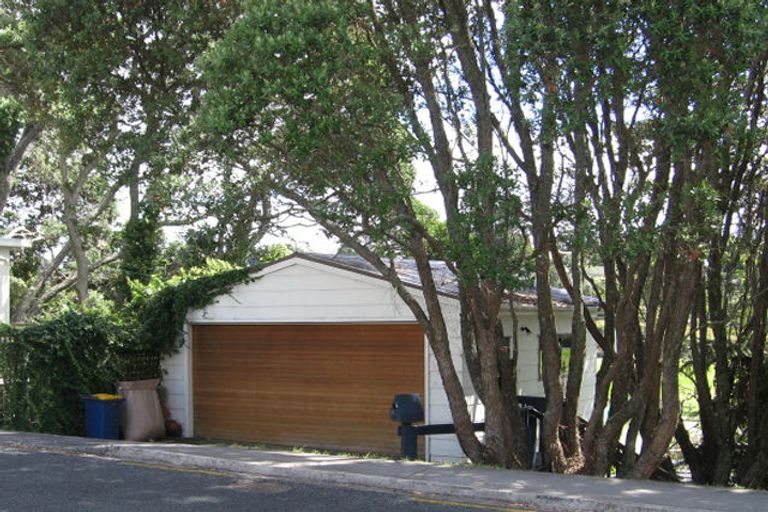 Photo of property in 23 Glencoe Road, Browns Bay, Auckland, 0630