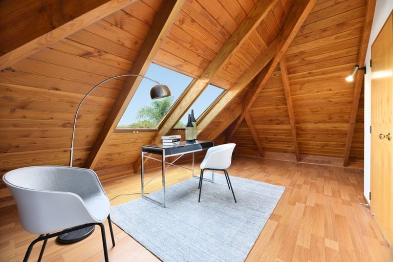 Photo of property in 5 Palmyra Way, Half Moon Bay, Auckland, 2012