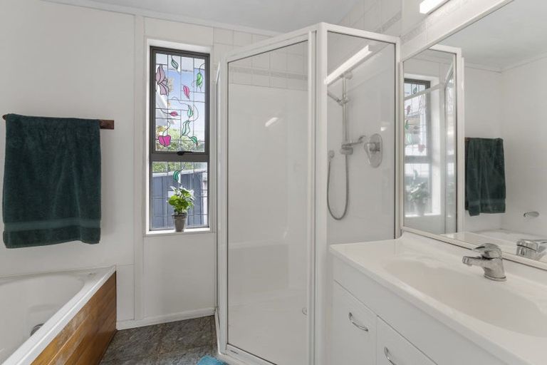 Photo of property in 218 Main Road South, Raumati South, Paraparaumu, 5032