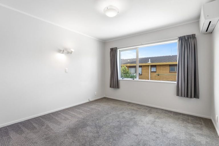 Photo of property in 1/45 Bay Street, Red Beach, 0932