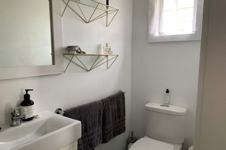 Photo of property in 1/40 Killarney Avenue, Torbay, Auckland, 0630