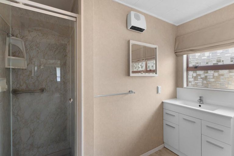 Photo of property in 1/3 Church Road, Taradale, Napier, 4112