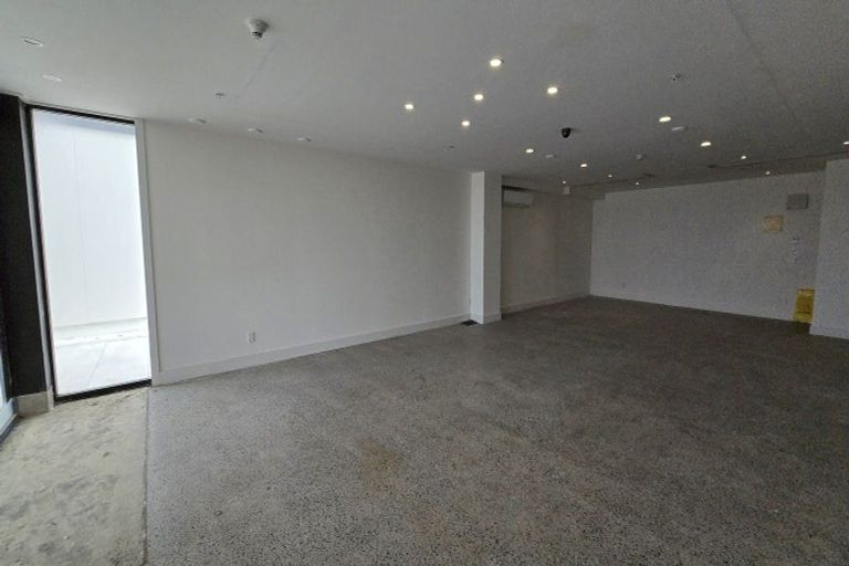 Photo of property in Oceanside Tower 1, 2/2a Marine Parade, Mount Maunganui, 3116