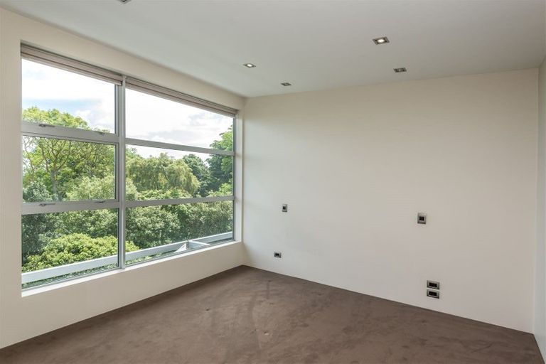 Photo of property in 62 Dyers Pass Road, Cashmere, Christchurch, 8022