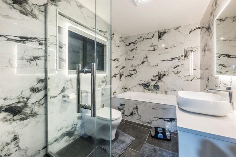 Photo of property in 54 Armstrong Farm Drive, East Tamaki Heights, Auckland, 2016