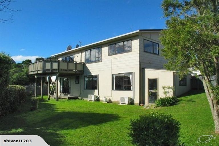 Photo of property in 32 Dominica Crescent, Grenada Village, Wellington, 6037