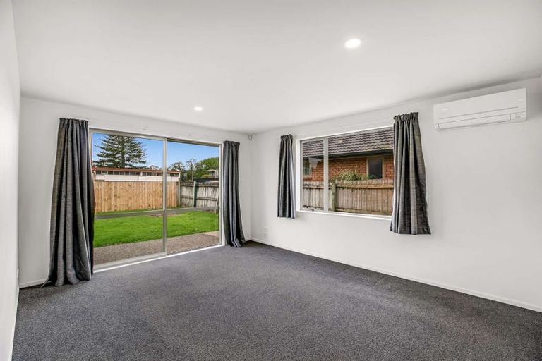 Photo of property in 18 Chic Gardens, Parakai, 0830