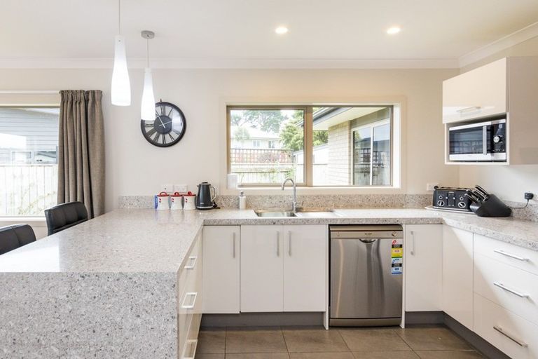 Photo of property in 27 Oak Crescent, Ashhurst, 4810