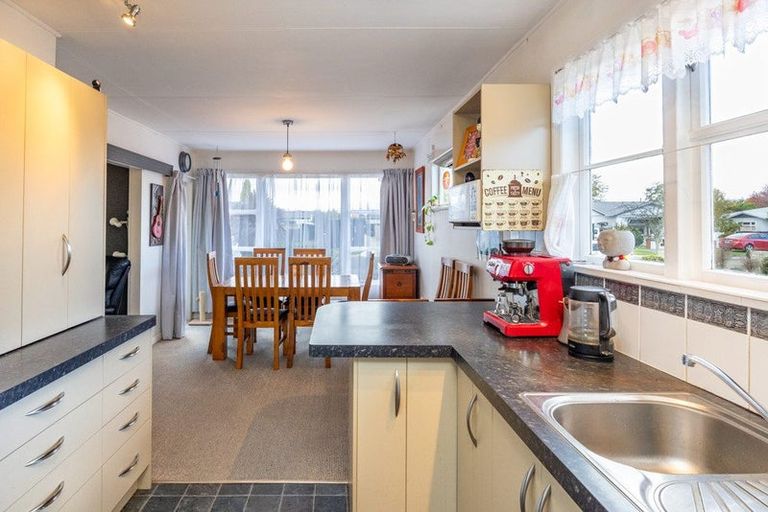 Photo of property in 14 Brightwater Terrace, Terrace End, Palmerston North, 4410