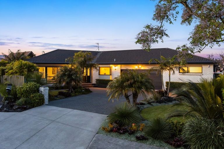 Photo of property in 23 Glucina Avenue, West Harbour, Auckland, 0618