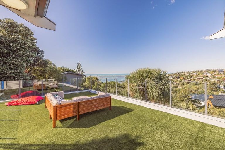 Photo of property in 94 Mount Pleasant Road, Mount Pleasant, Christchurch, 8081