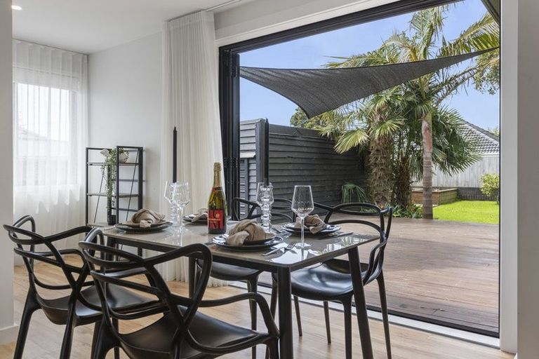 Photo of property in 145 Seaview Road, Westown, New Plymouth, 4310