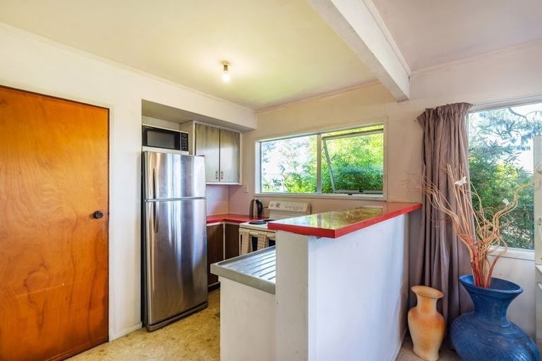 Photo of property in 27 Glen Vista Place, Bayview, Auckland, 0629