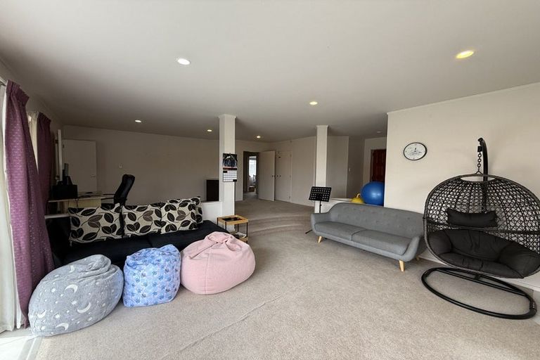 Photo of property in 1a Picasso Drive, West Harbour, Auckland, 0618