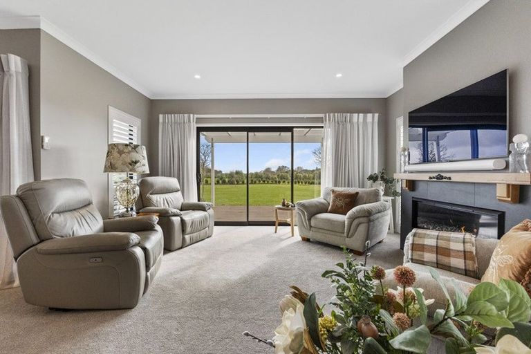 Photo of property in 342 Manutahi Road, Lepperton, New Plymouth, 4372