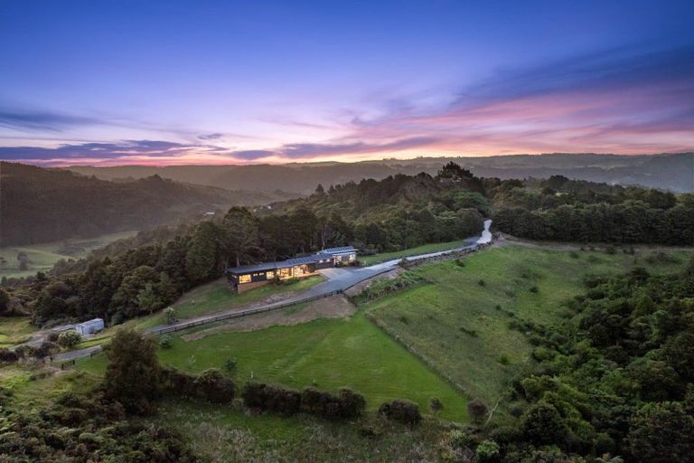 Photo of property in 1140 Russell Road, Opuawhanga, Hikurangi, 0184