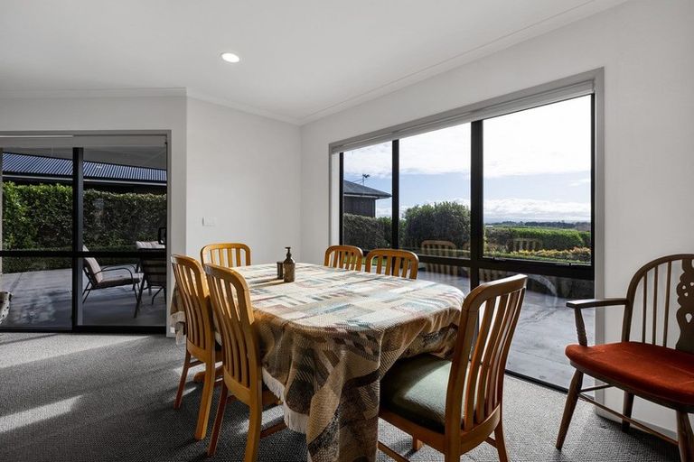 Photo of property in 3 Larlin Heights, Hawera, 4675