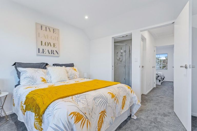 Photo of property in 10/28 Lavelle Road, Henderson, Auckland, 0612