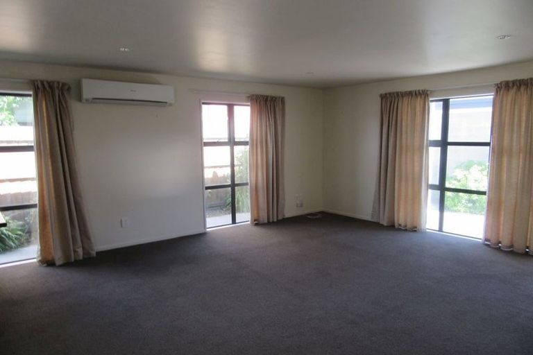 Photo of property in 300 Riccarton Road, Upper Riccarton, Christchurch, 8041