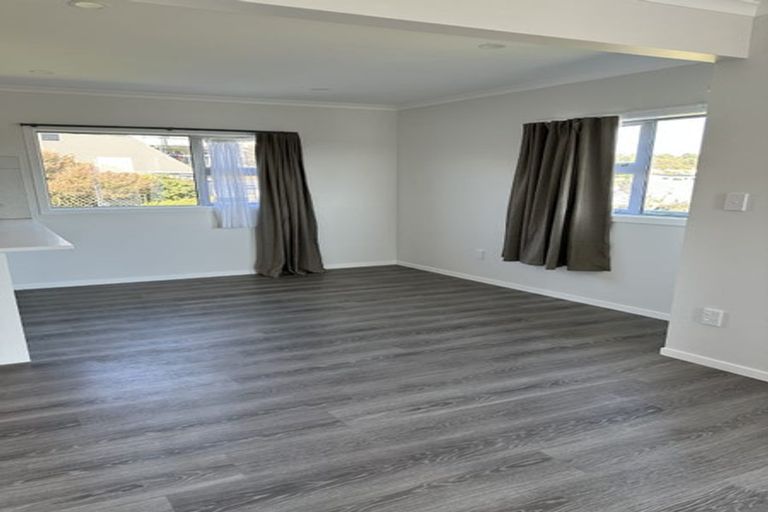 Photo of property in 28 Eskdale Road, Papakowhai, Porirua, 5024