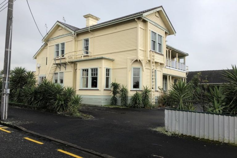 Photo of property in 26 Weymouth Street, New Plymouth, 4310