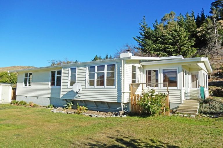 Photo of property in 10 Settlement Road, Kurow, 9435