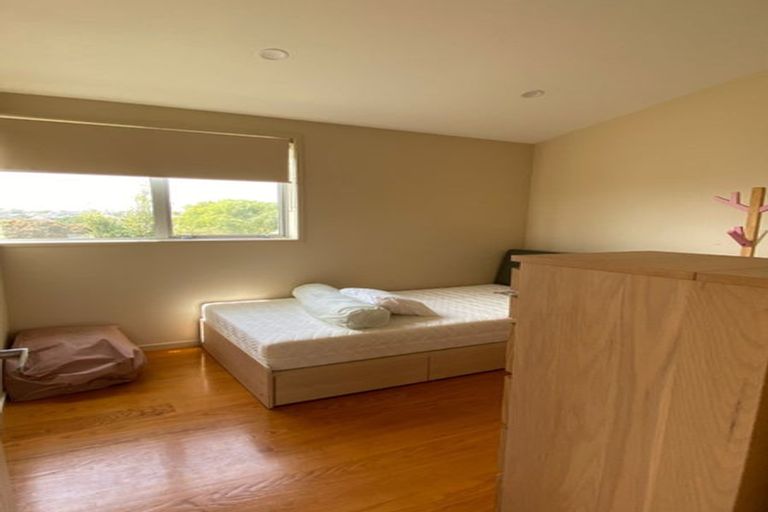 Photo of property in 210 Clovelly Road, Bucklands Beach, Auckland, 2012