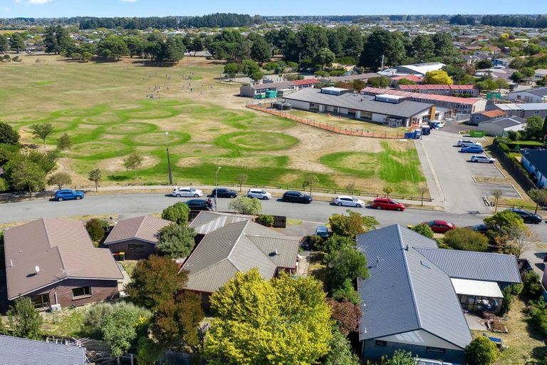 Photo of property in 6 Pinaster Place, Parklands, Christchurch, 8083