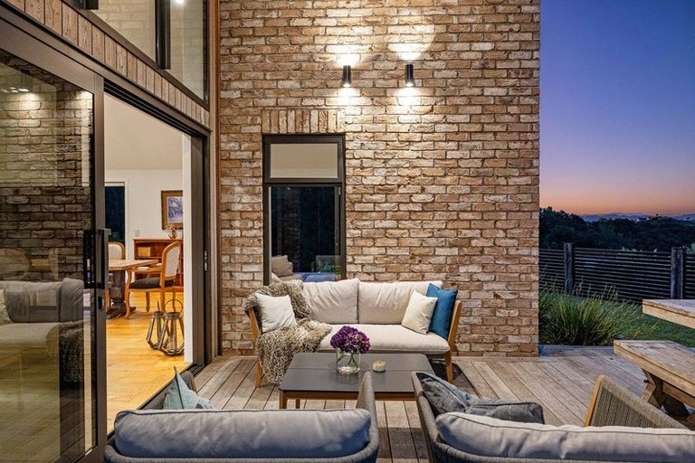 Photo of property in 42 Te Auhi Way, Welcome Bay, Tauranga, 3112