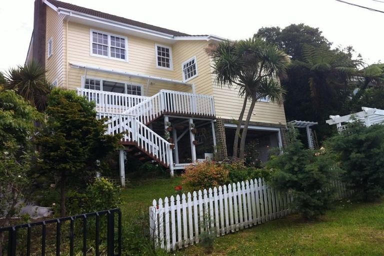 Photo of property in 13 David Crescent, Karori, Wellington, 6012