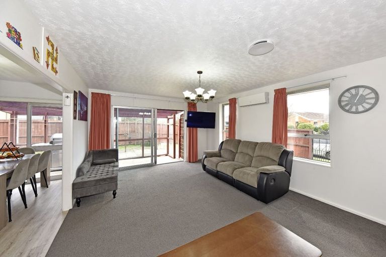 Photo of property in 1/3 Ansonby Street, Russley, Christchurch, 8042