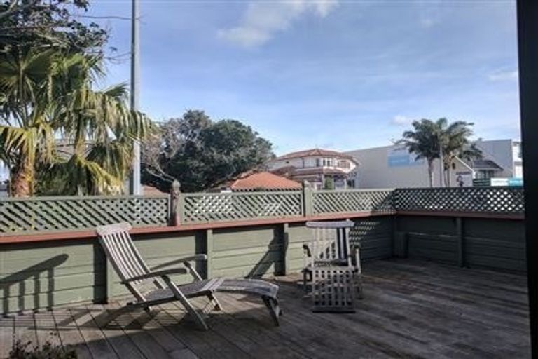 Photo of property in 2/1 Frieston Road, Milford, Auckland, 0620