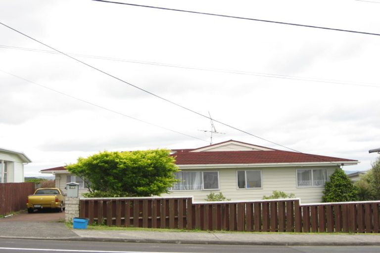 Photo of property in 1050 Whangaparaoa Road, Tindalls Beach, Whangaparaoa, 0930