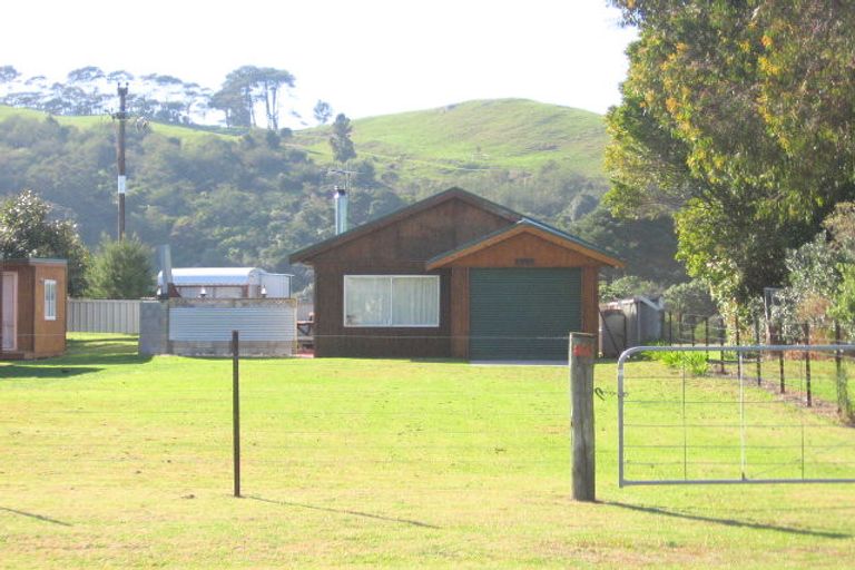Photo of property in 83 Oyster Drive, Cooks Beach, Whitianga, 3591