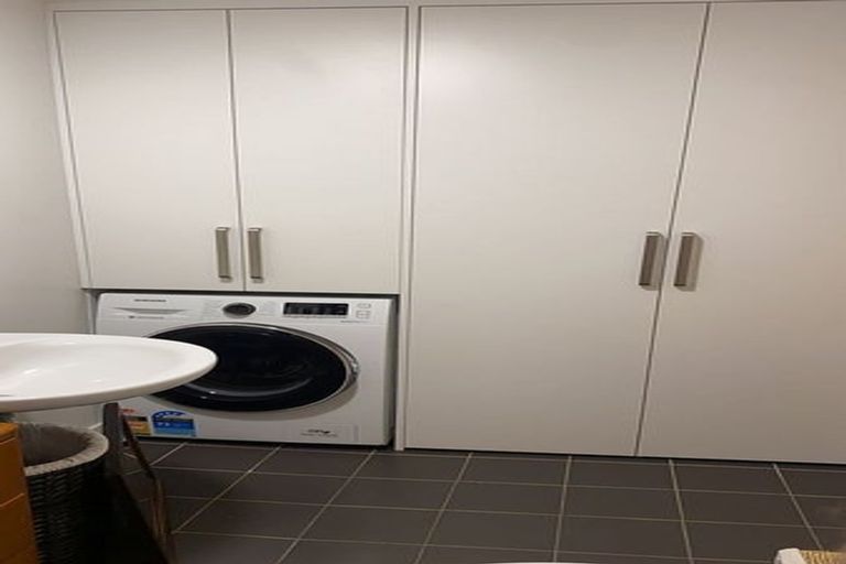 Photo of property in 5 Mcintyre Avenue, Mount Victoria, Wellington, 6011