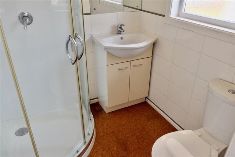 Photo of property in 20 Hillcrest Grove, Hillpark, Auckland, 2102