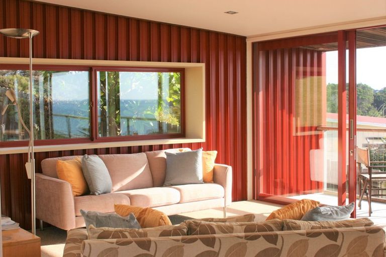 Photo of property in 41 Seaview Road, Cable Bay, 0420