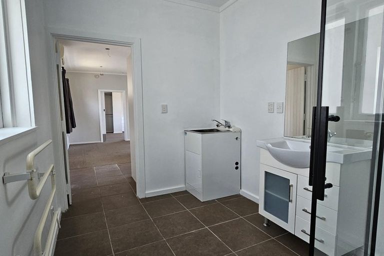 Photo of property in 18 Saint Ronans Avenue, Waterloo, Lower Hutt, 5011