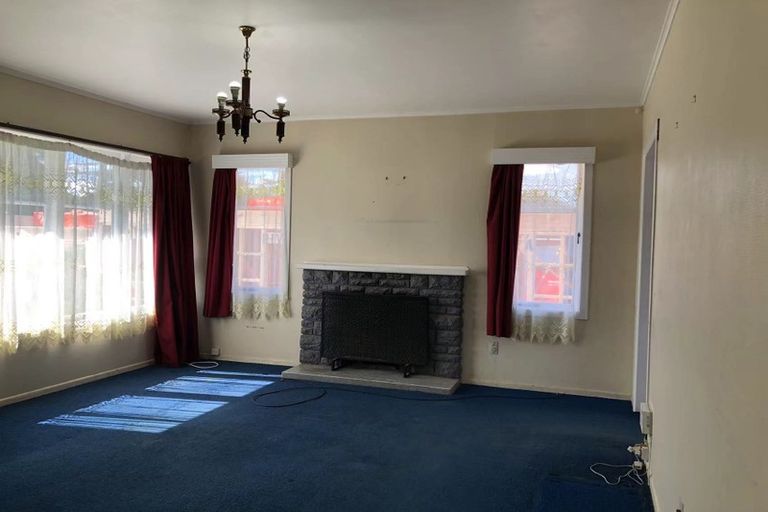 Photo of property in 64 Smythe Road, Henderson, Auckland, 0612