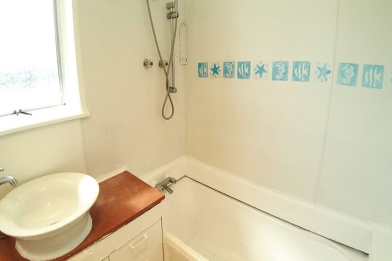 Photo of property in 154 Cascades Road, Pakuranga Heights, Auckland, 2010