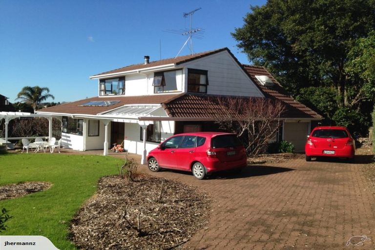Photo of property in 39 Uxbridge Road, Mellons Bay, Auckland, 2014