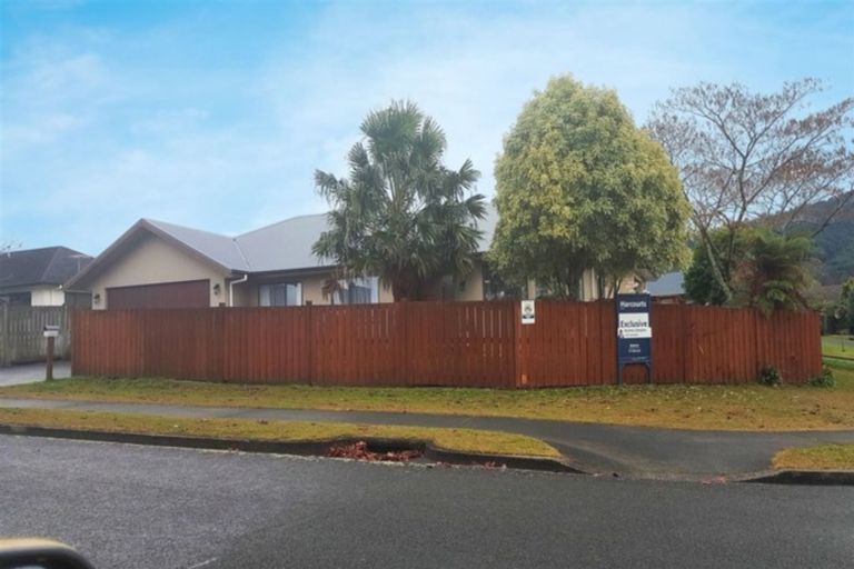 Photo of property in 1 Hoyte Place, Pukehangi, Rotorua, 3015