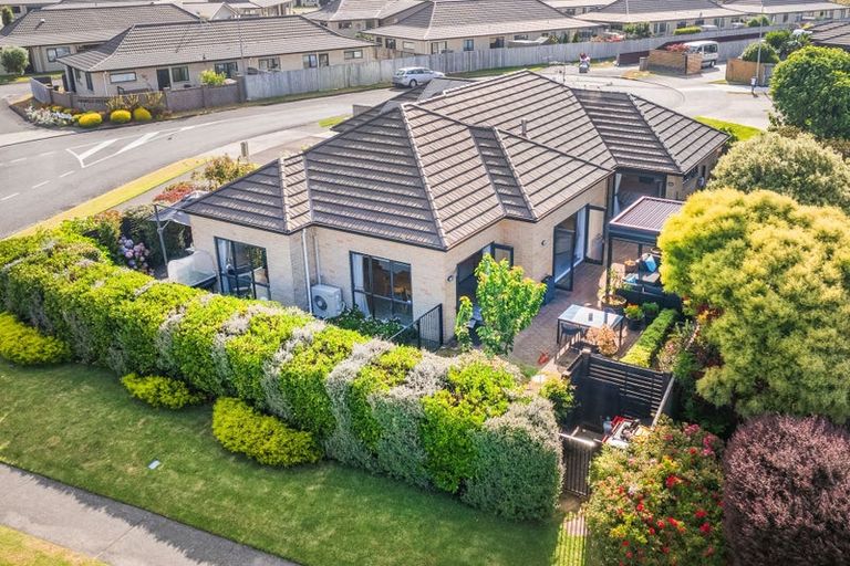 Photo of property in 2 Georgia Grove, Paraparaumu, 5032