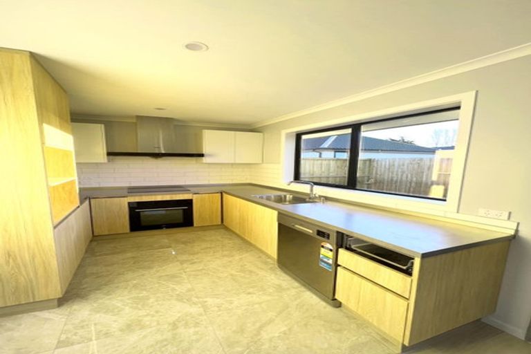 Photo of property in 6 Korokio Lane, Halswell, Christchurch, 8025